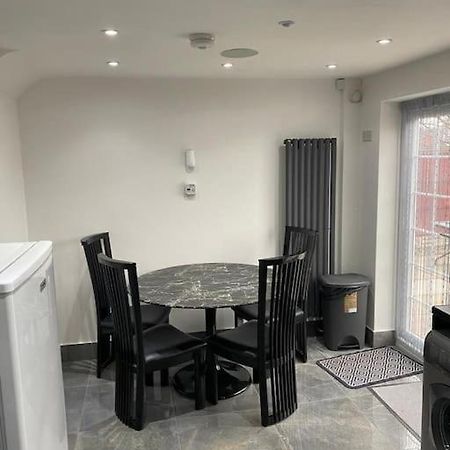 فيلا 2 Bed House Sleeps 4-5 ليفربول المظهر الخارجي الصورة