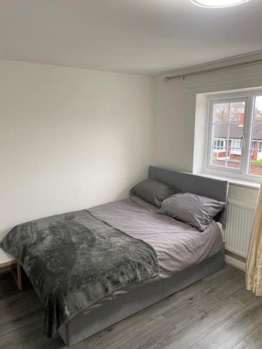 فيلا 2 Bed House Sleeps 4-5 ليفربول المظهر الخارجي الصورة